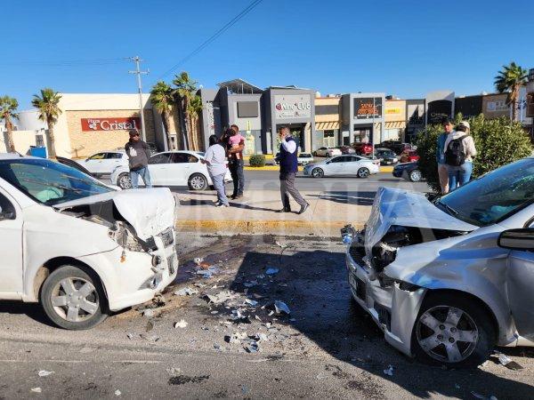 Encontronazo en el Periférico de la Juventud ocasiona congestionamiento vial