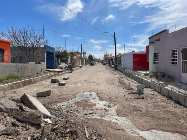 Camargo concluye construcción de guarniciones en la calle Genovevo de la O