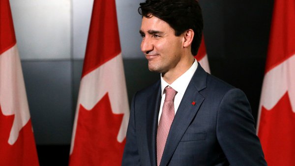 Trump: Trudeau trata de aprovechar el tema de los aranceles para permanecer en el poder