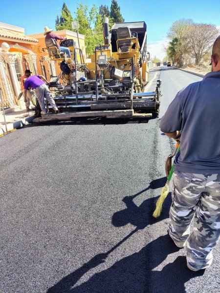 Por concluir en Meoqui pavimentación de calle Primera Oriente en Nuevo San Lucas