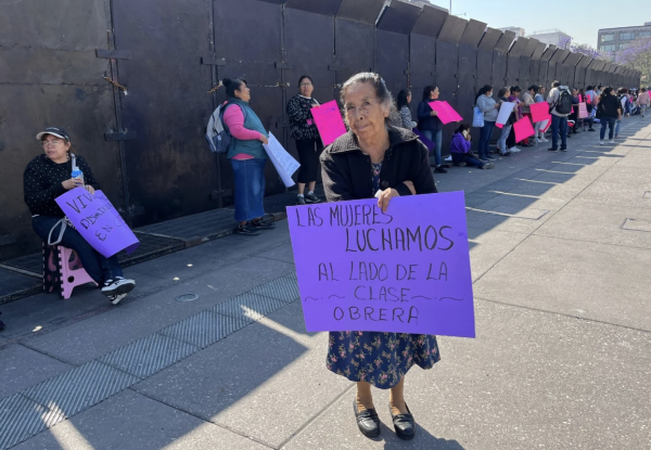 Sheinbaum justifica vallas en Palacio Nacional por el 8M