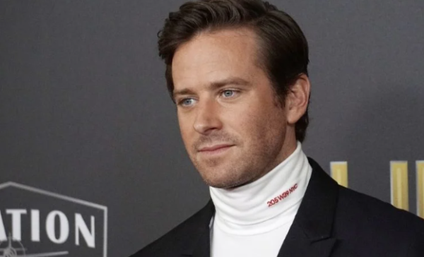 Armie Hammer, acusado de violación, revela fallido encuentro íntimo con un hombre tras calificar a las mujeres como 