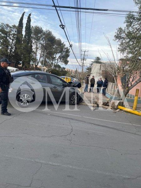 Otro accidente más en la Antonio de Montes y Ramirez Calderón; autoridades no intervienen a solucionar crucero