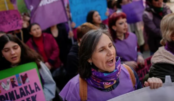 Manifestantes en Día Internacional de la Mujer exigen igualdad de derechos y fin de violencia sexual