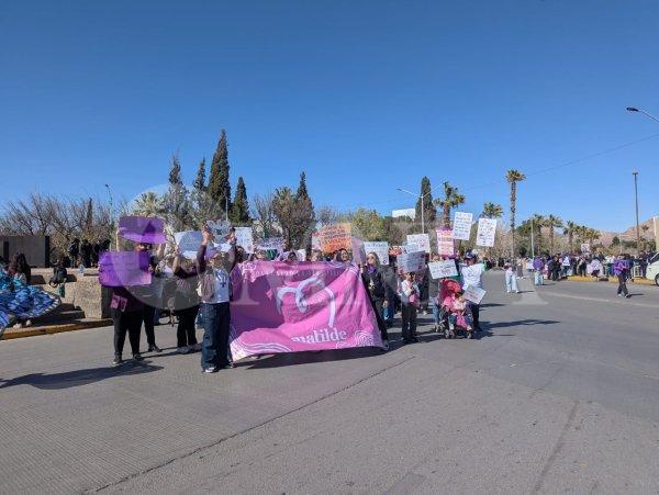 Inicia marcha conmemorativa del Día Internacional de la Mujer