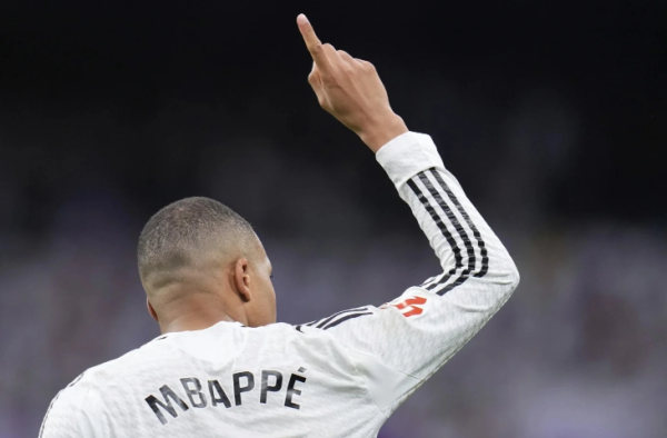 Con goles de Mbappé y Vinícius el Real Madrid venció 2-1 al Rayo Vallecano