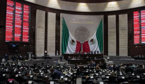 Diputados gastan más de 60 mdp en puente subutilizado, chamarras, boletos para Six Flags...