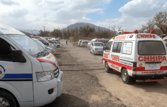 Saldo de 54 muertos en Pakistán tras toma de tren