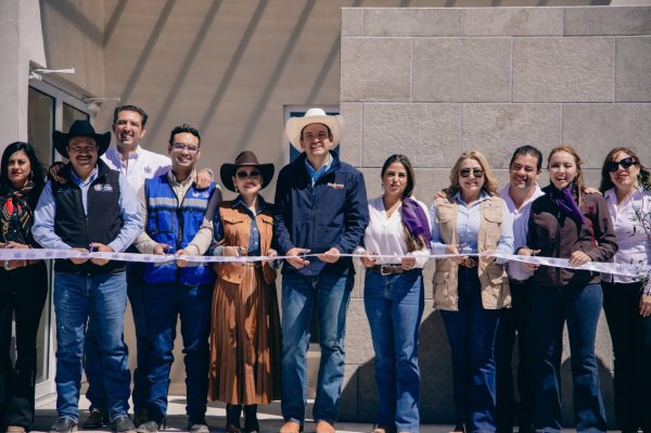 Inaugura Alcalde Marco Bonilla domo en escuela, salón de usos múltiples y sala de velación en zona rural de Ciénega de Ortiz