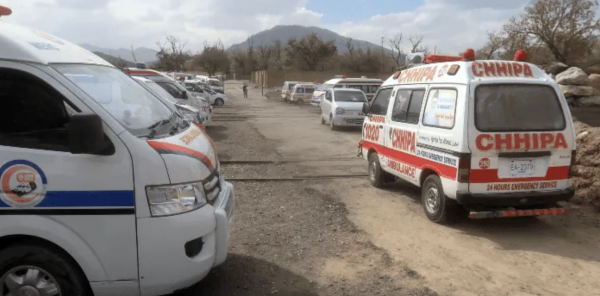 Saldo de 54 muertos en Pakistán tras toma de tren